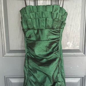 Elegant Green Strapless Dress